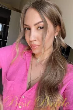 Hanna, 29