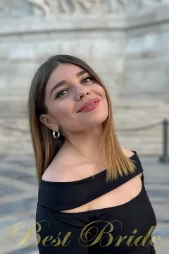 Yana, 29