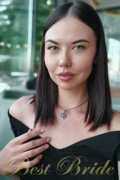 Diana, 28