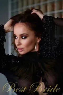 Tamara, 43