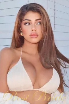 Melanie, 25