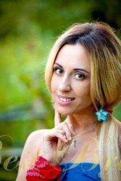 Irina, 44